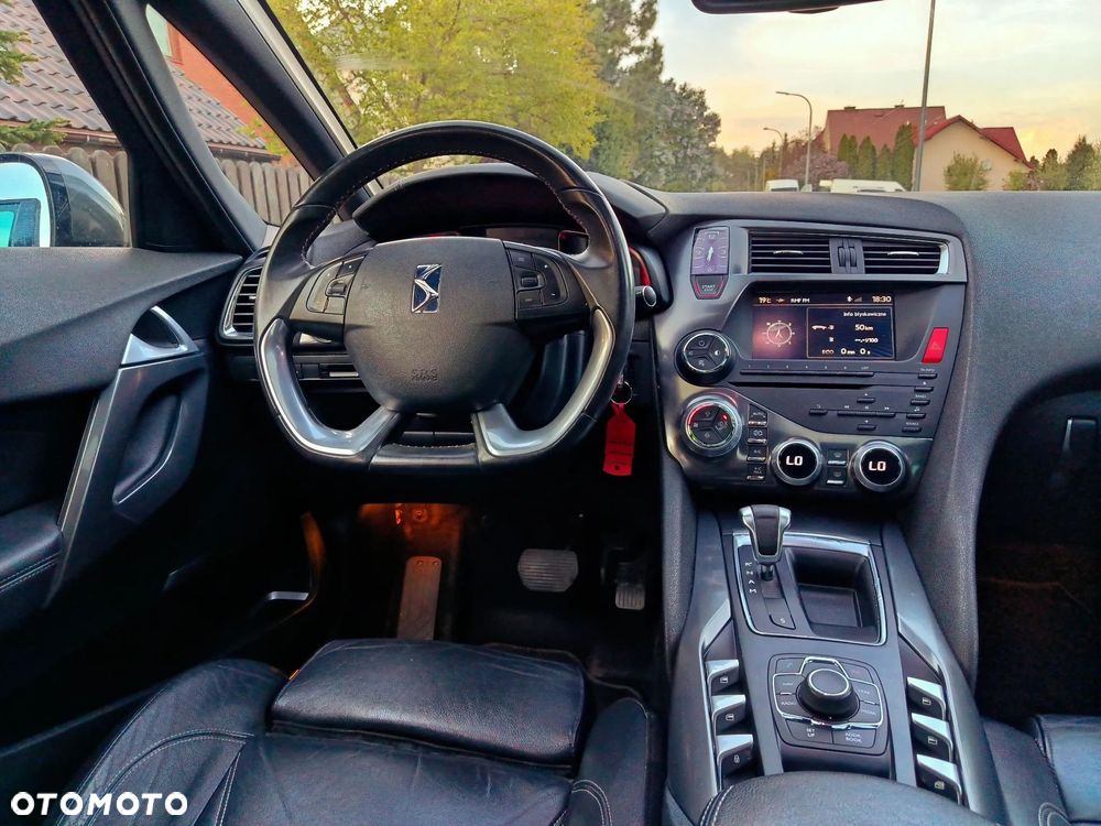 Citroën DS5 e-HDi 115 EGS6 SoChic - 13