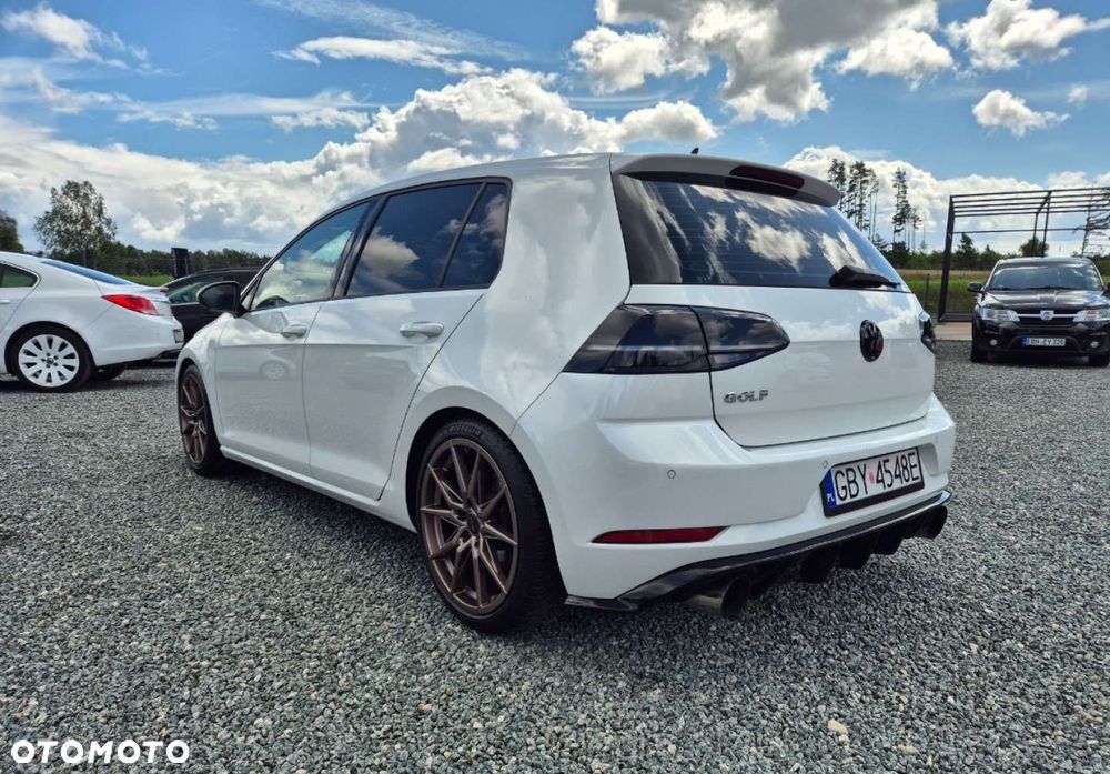 Volkswagen Golf - 32