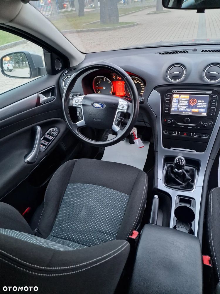 Ford Mondeo - 18