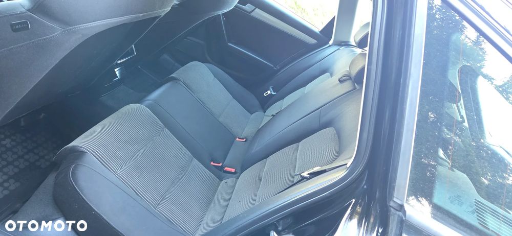 Audi A4 Avant 2.0 TDI DPF Attraction - 4