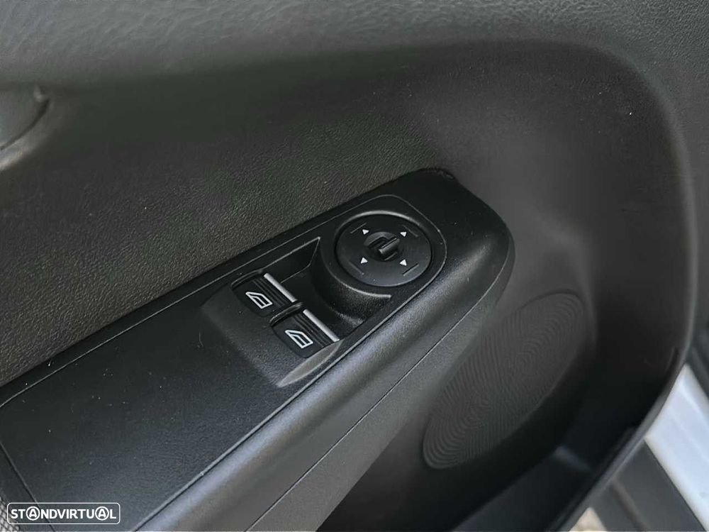 Ford Tourneo Courier 1.0 EcoBoost Titanium - 17