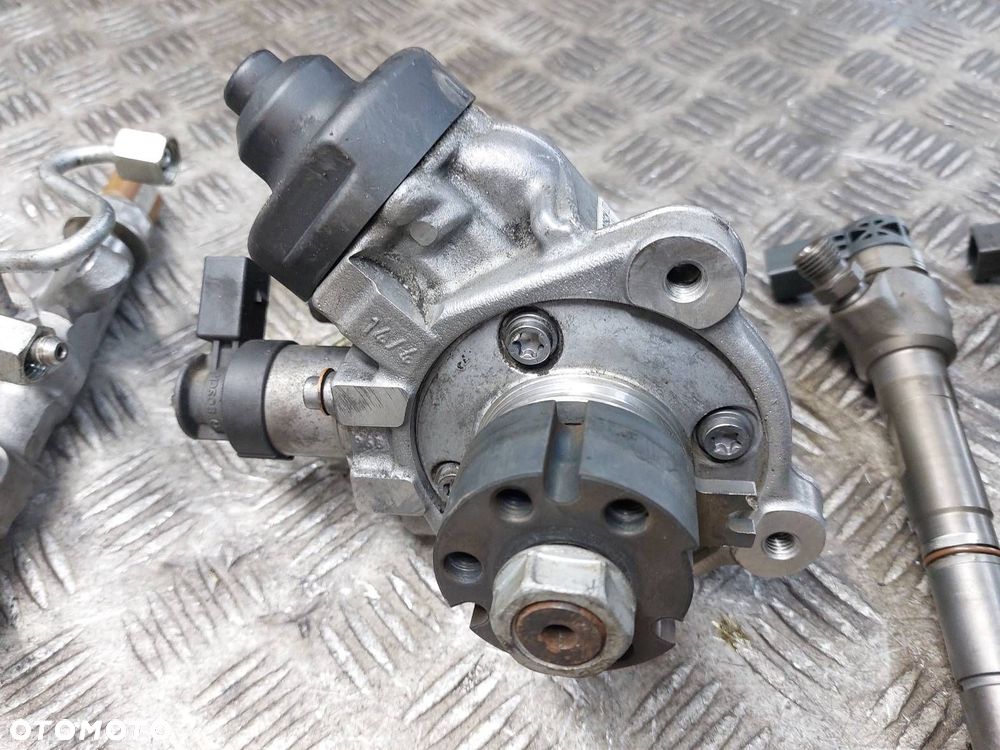 POMPA WTRYSKOWA + WTRYSKIWACZE AUDI A6 C7 2.0 TDI 03L130755AC 03L130277J - 6