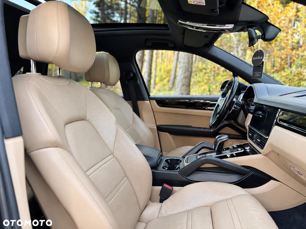 Porsche Cayenne - 6