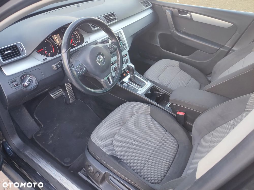 Volkswagen Passat Alltrack 2.0 TDI 4Motion DSG BlueMotion Tec - 22