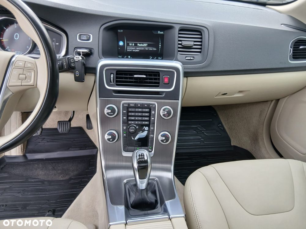 Volvo V60 Cross Country D3 Summum - 24