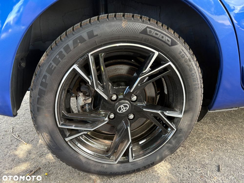 Toyota Yaris Hybrid 100 Selection Passion - 24