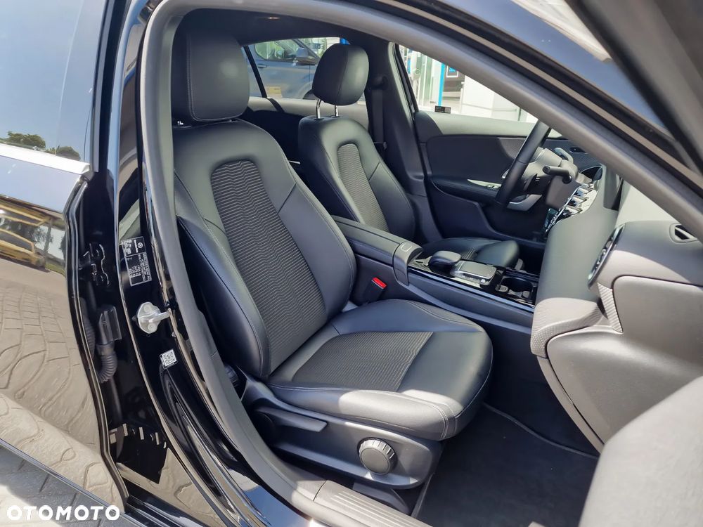 Mercedes-Benz Klasa A 200 d Progressive 8G-DCT - 22