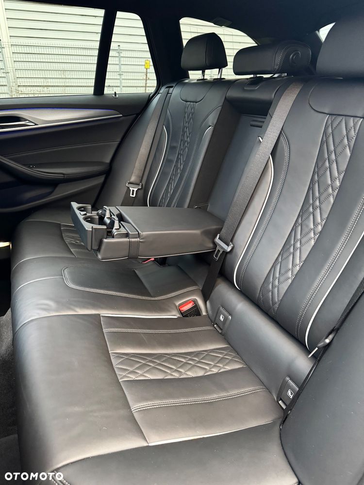 BMW Seria 5 520d Touring M Sport Edition - 27