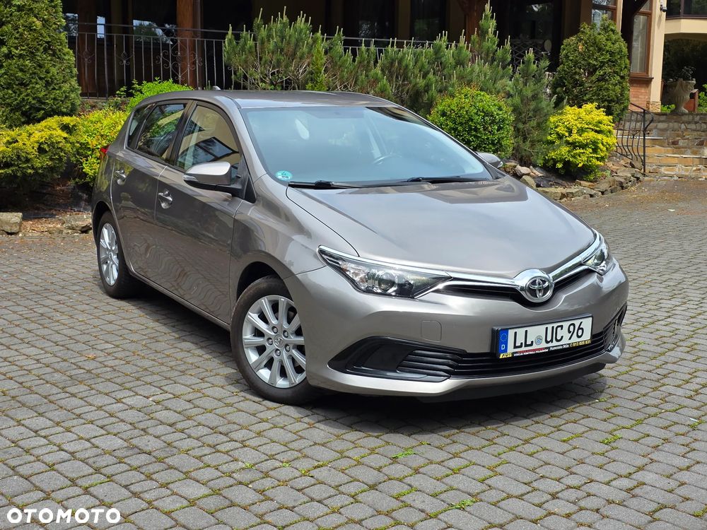 Toyota Auris 1.33 Dual-VVT-i - 2