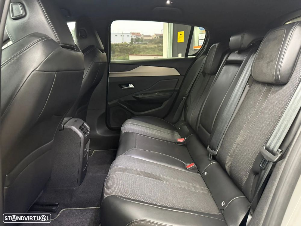 Peugeot 308 1.6 Hybrid GT Pack e-EAT8 - 32