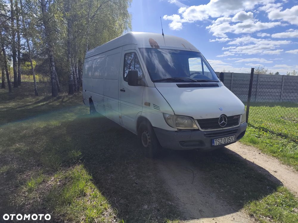Mercedes-Benz Sprinter - 2