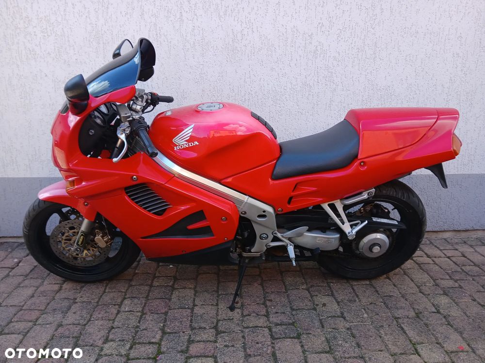 Honda VFR - 11