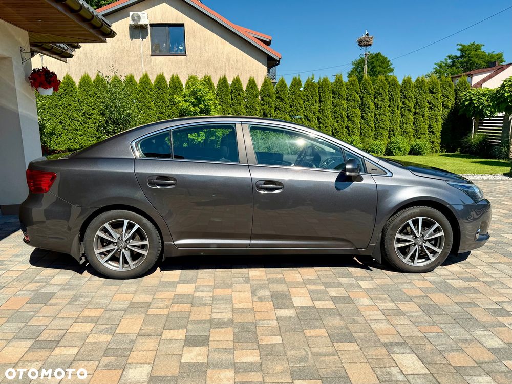 Toyota Avensis 1.8 Sol EU5 - 7