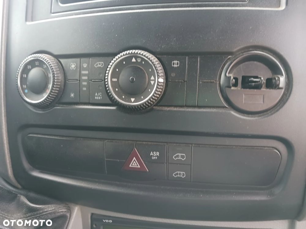 Volkswagen CRAFTER 2012r Blaszak średniak Furgon 2.0 TDI 140 KM KLIMA - 7