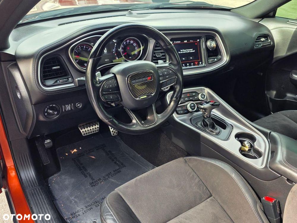 Dodge Challenger - 7