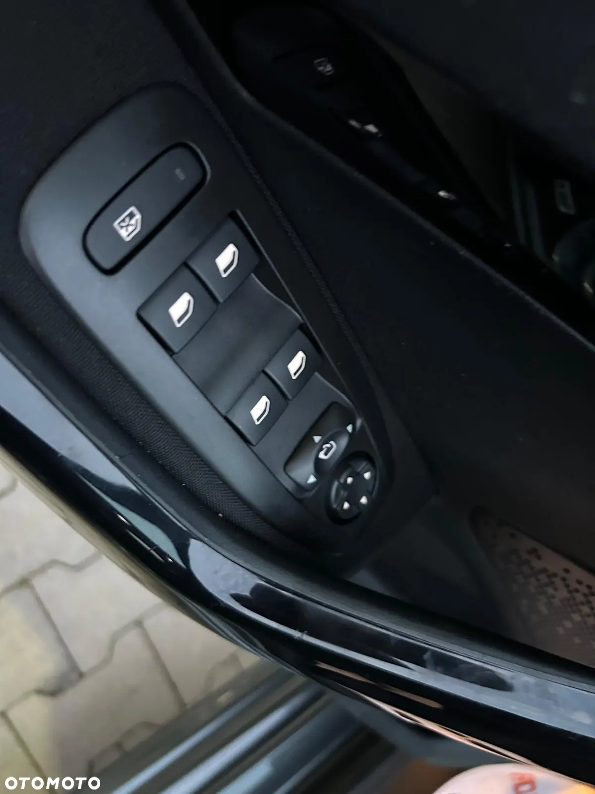 Peugeot 208 1.6 BlueHDi Allure S&S - 22