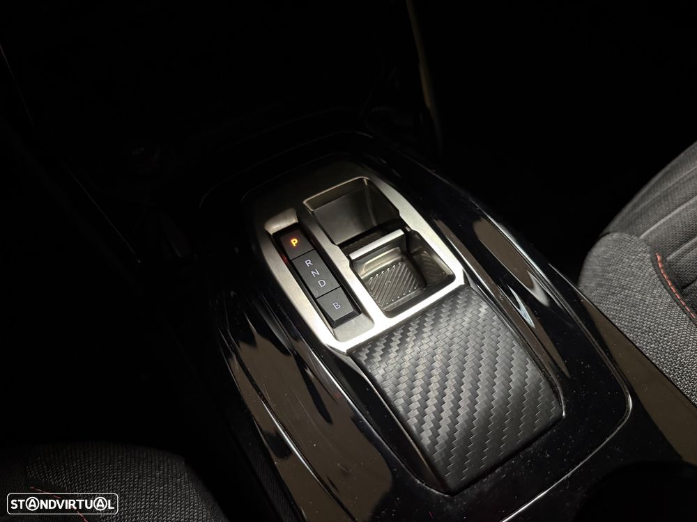 Peugeot e-2008 Allure - 24