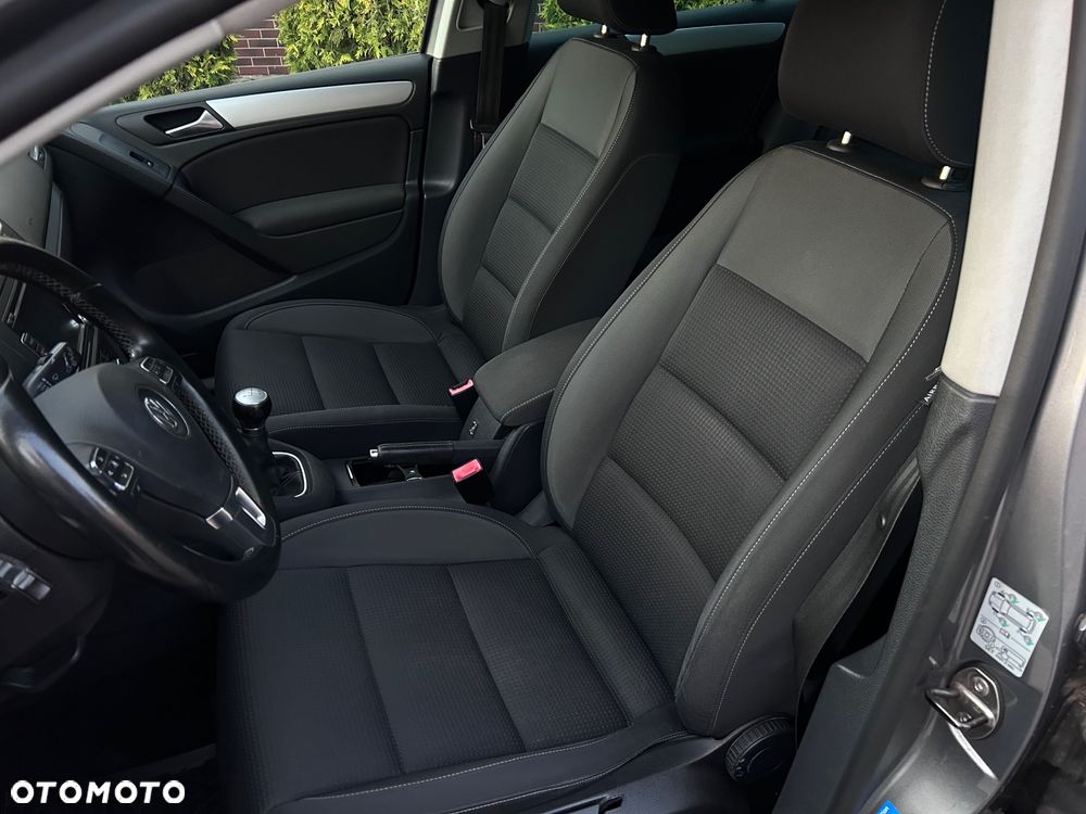 Volkswagen Golf 1.6 TDI DPF Highline - 36