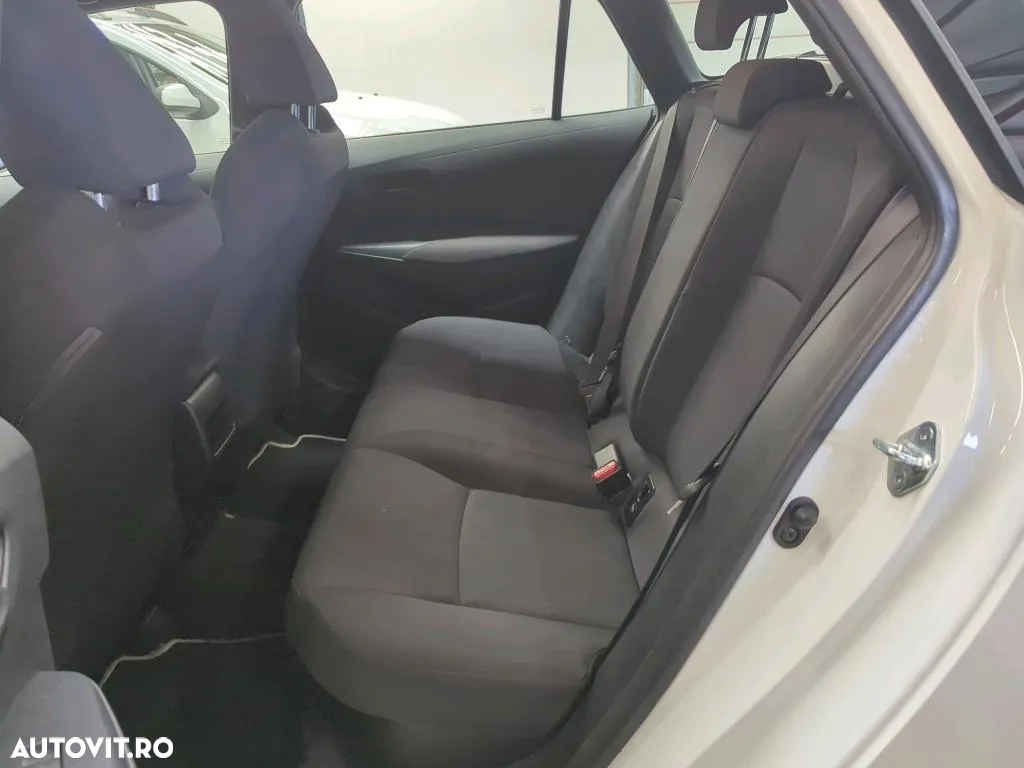 Toyota Corolla - 4