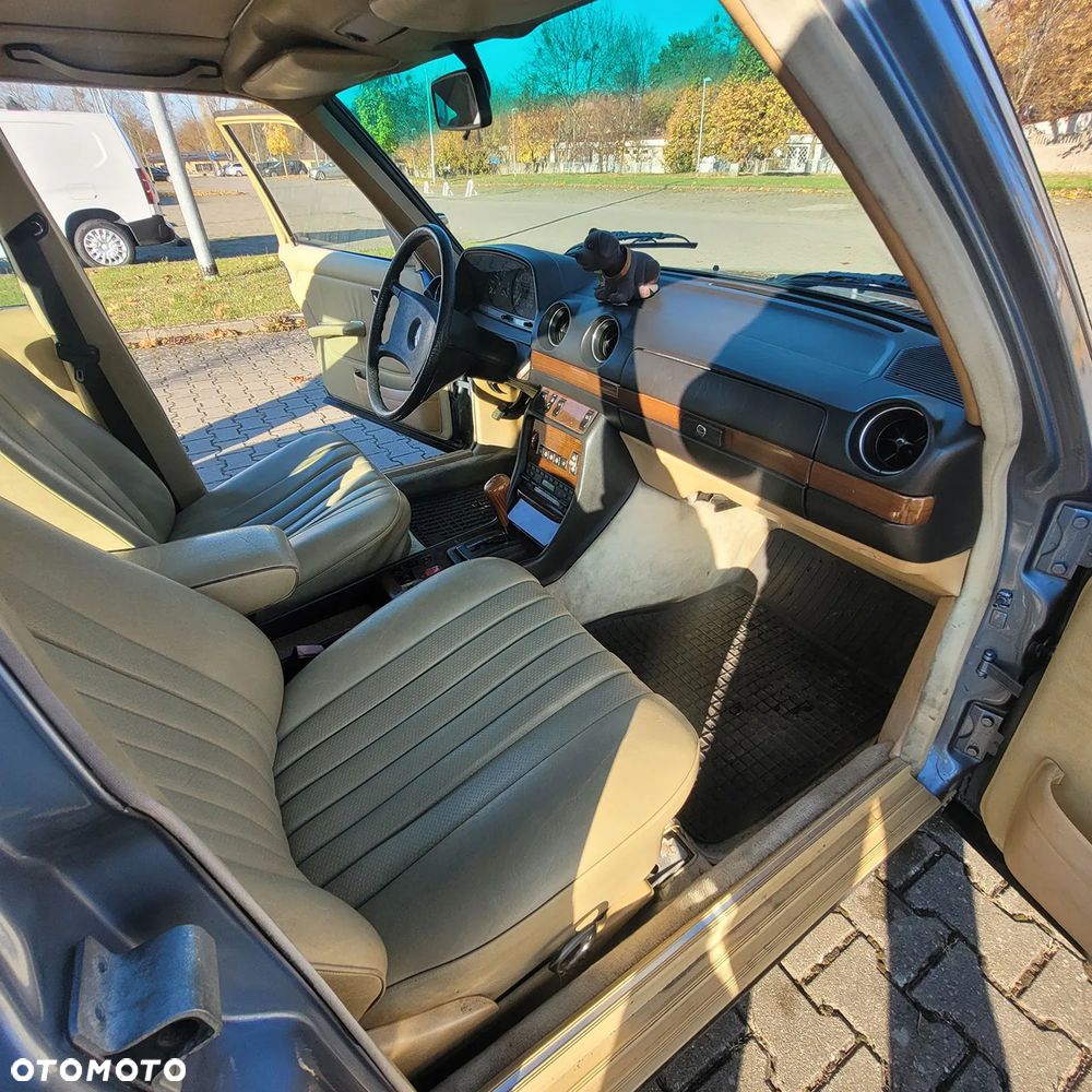 Mercedes-Benz W123 - 10