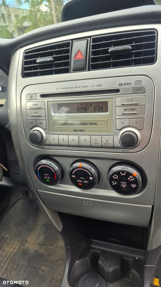 Suzuki Liana 1.6 Comfort - 9