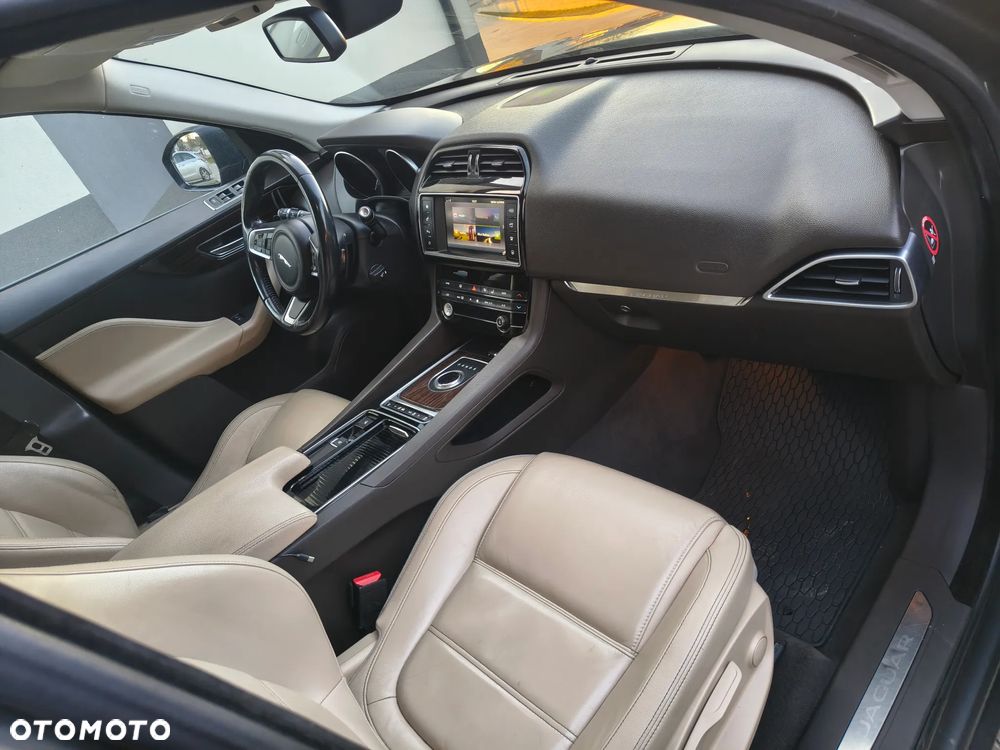 Jaguar F-Pace 2.0 i4D AWD Prestige - 6