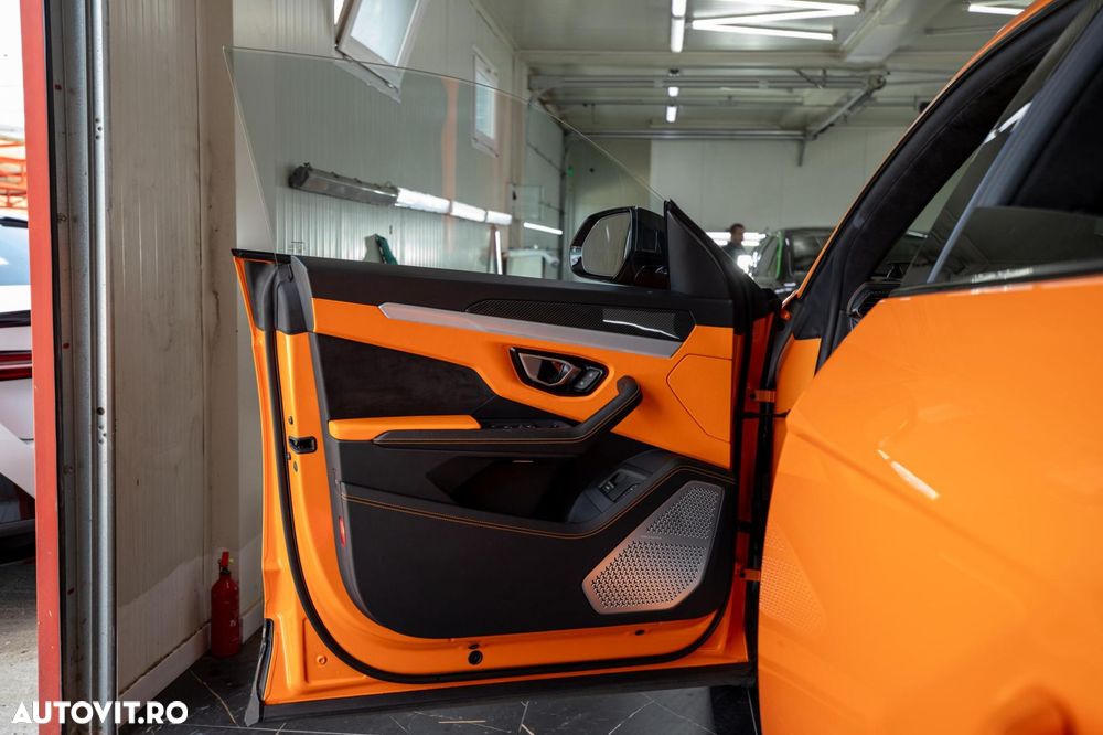 Lamborghini URUS - 31