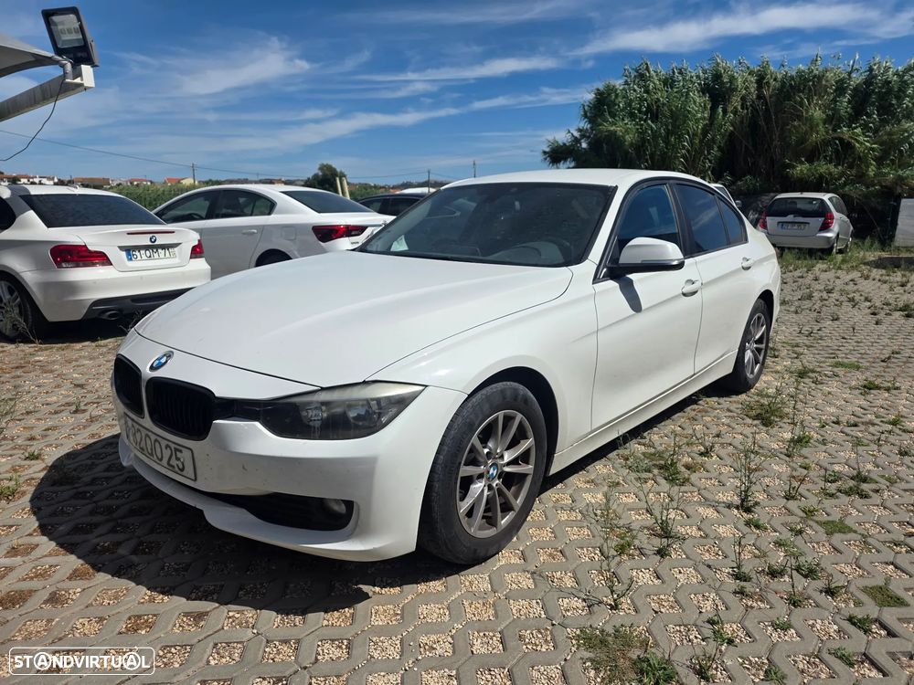 BMW 318 d Sport Line - 2