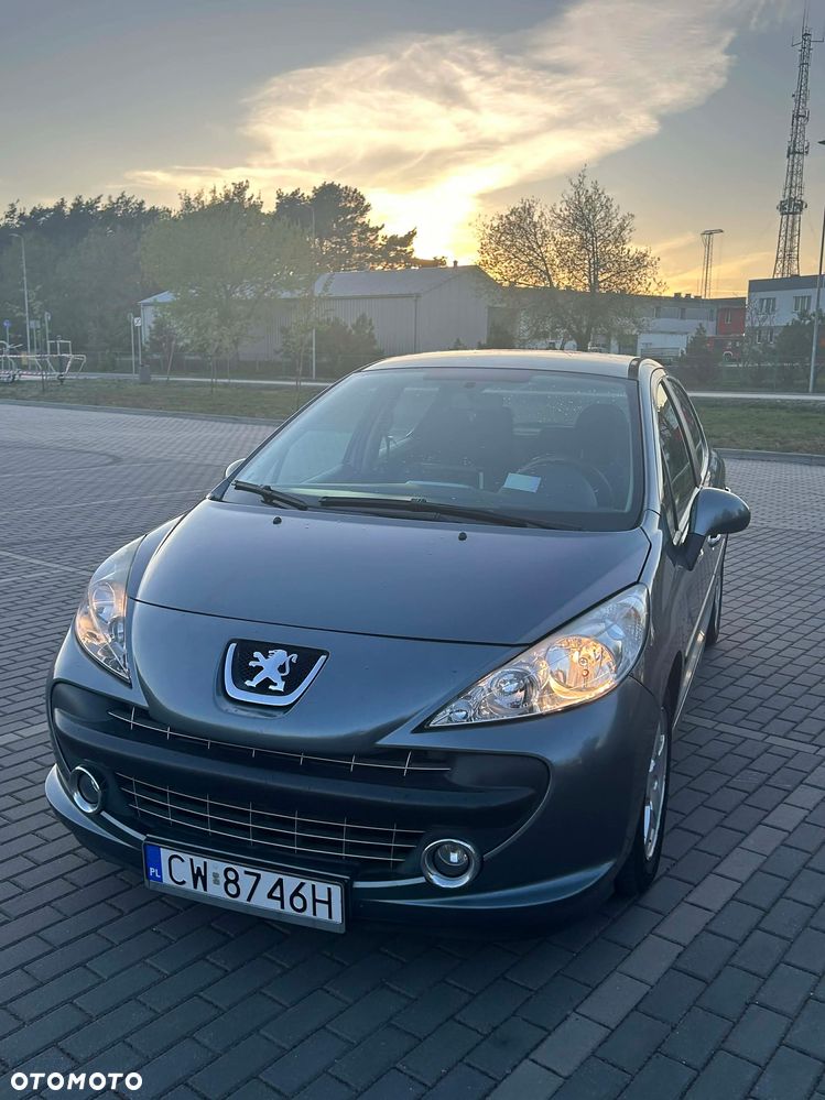 Peugeot 207 1.4 - 9