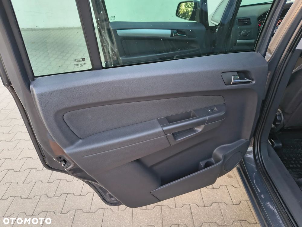 Opel Zafira 1.8 Cosmo EU5 - 26