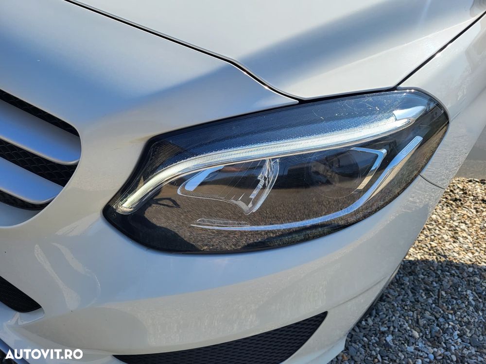 Mercedes-Benz B 180 - 24