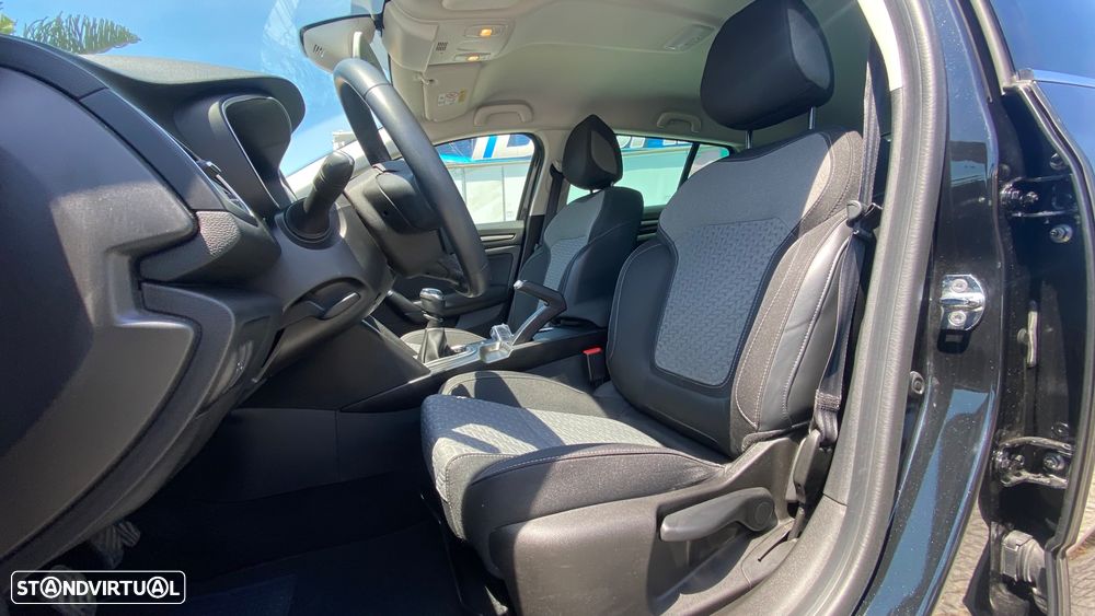 Renault Mégane Sport Tourer 1.3 TCe Limited - 23