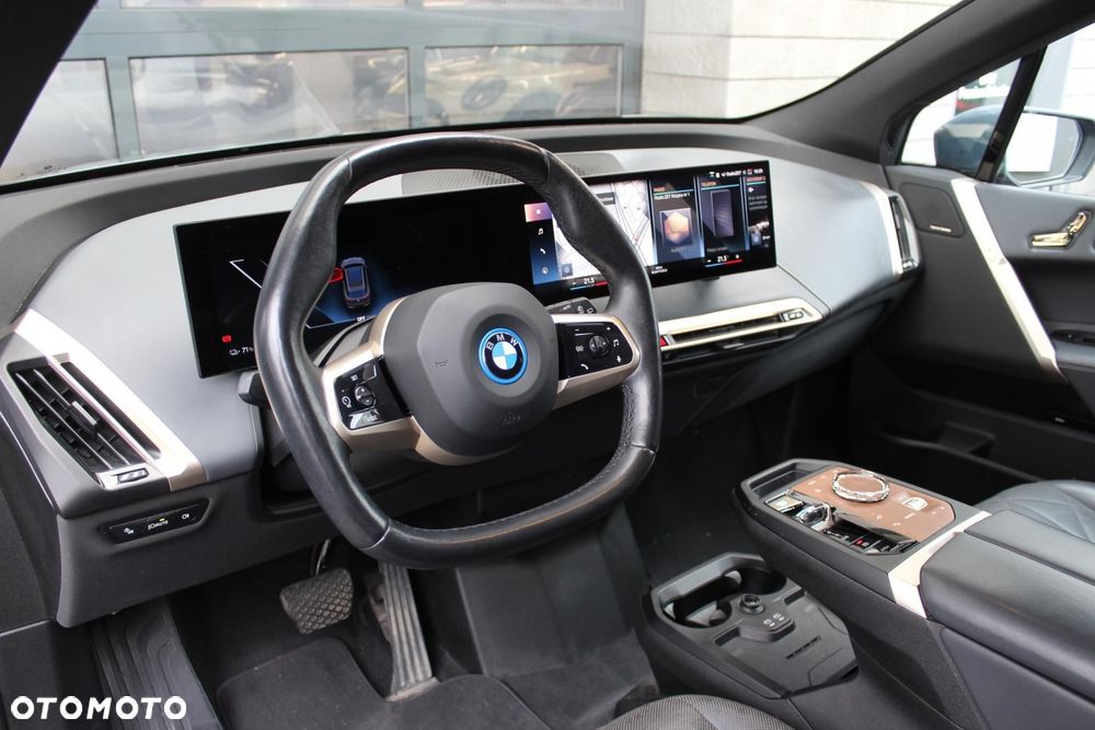 BMW iX - 5