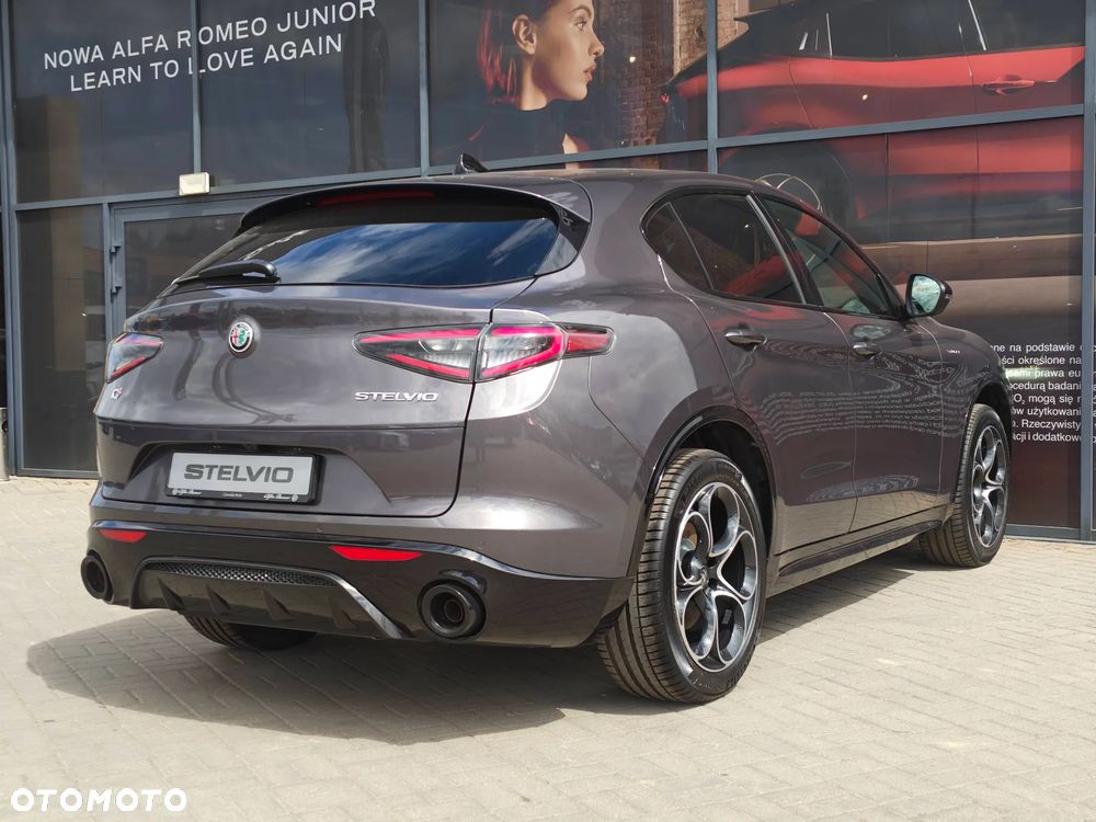 Alfa Romeo Stelvio - 5