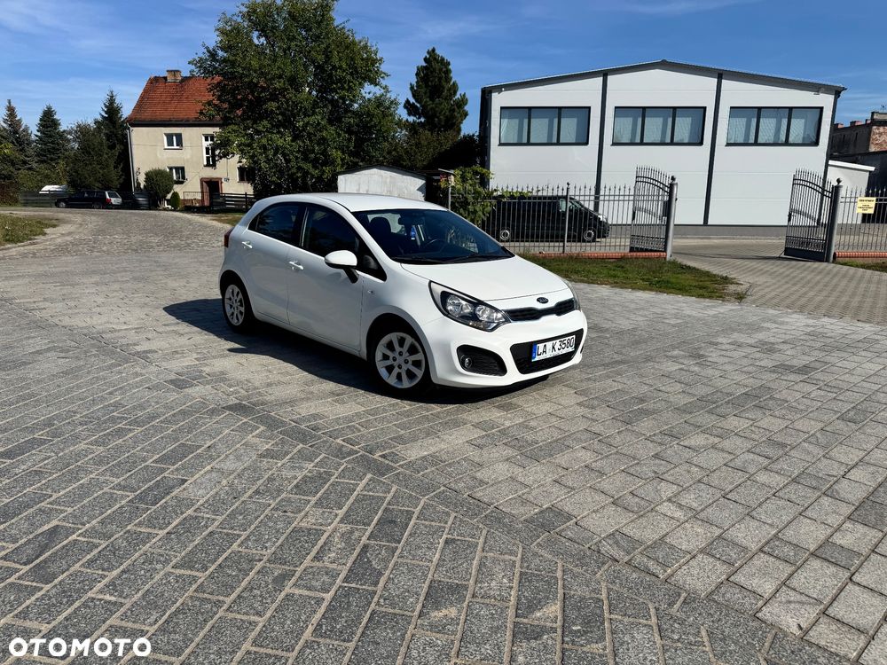 Kia Rio 1.2 Dream Team Edition - 15