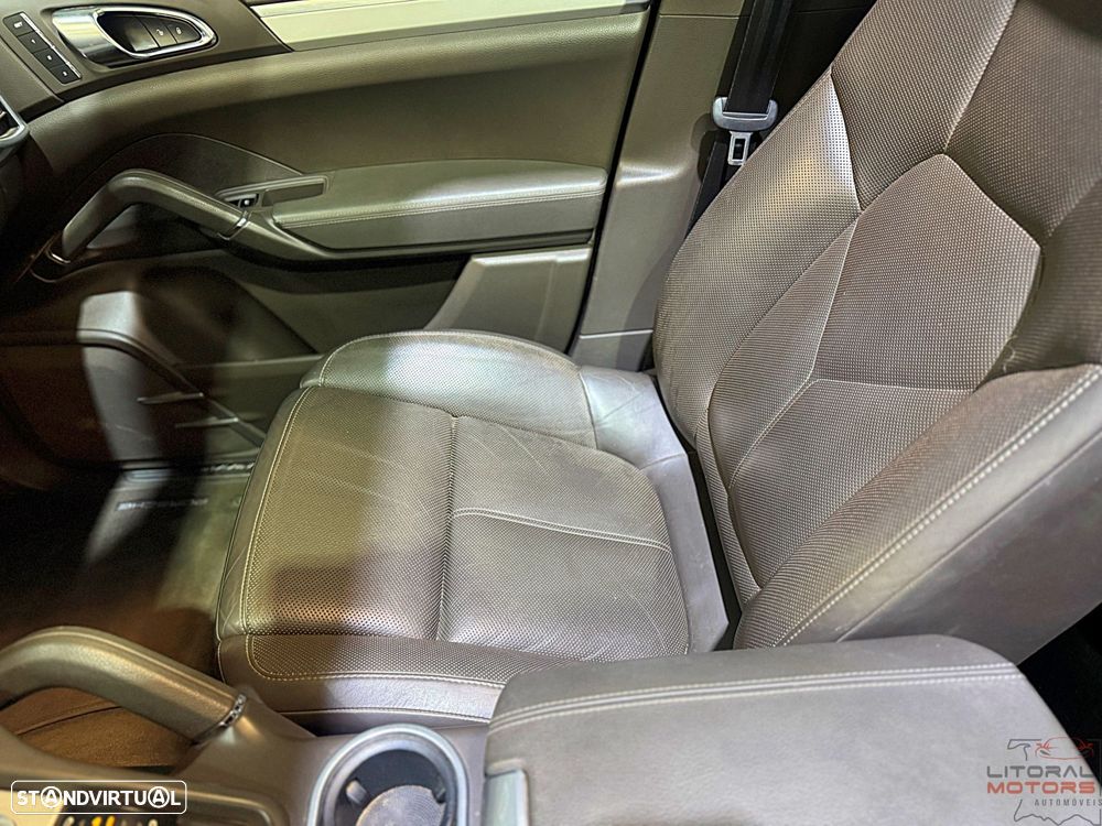 Porsche Cayenne Platinum Edition - 22