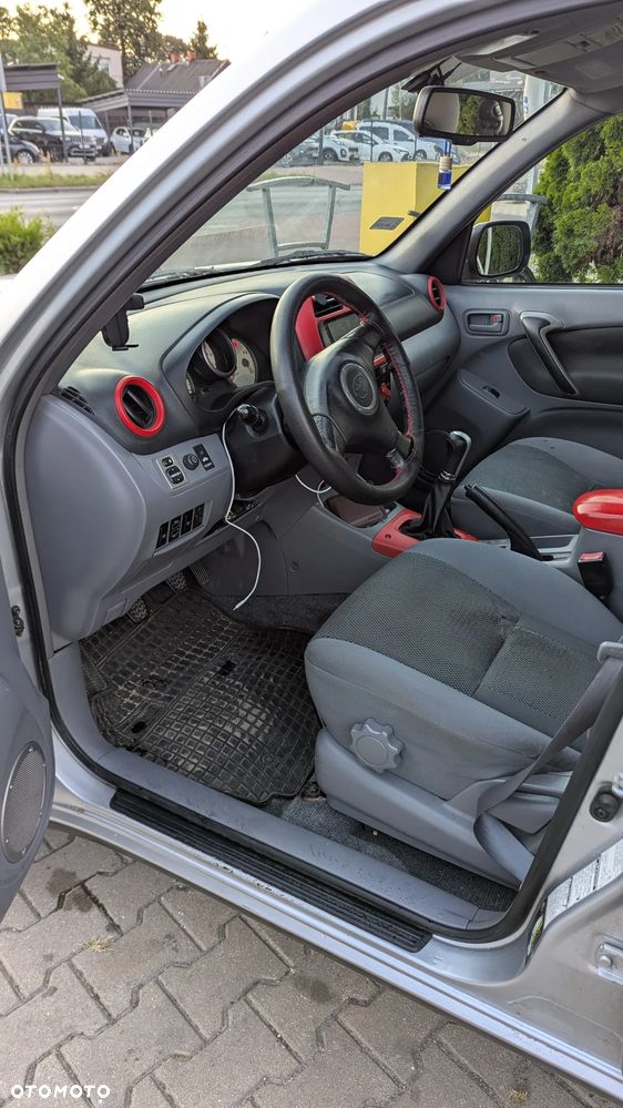 Toyota RAV4 2.0 D-4D 4x4 - 12