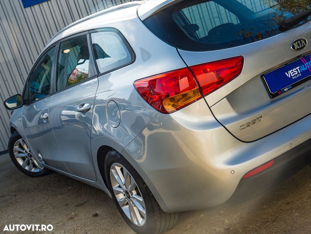 Kia Ceed - 12