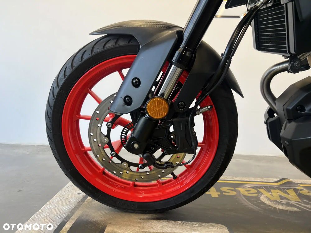 Yamaha MT - 7