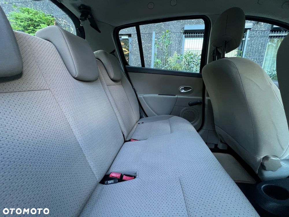 Renault Clio - 15