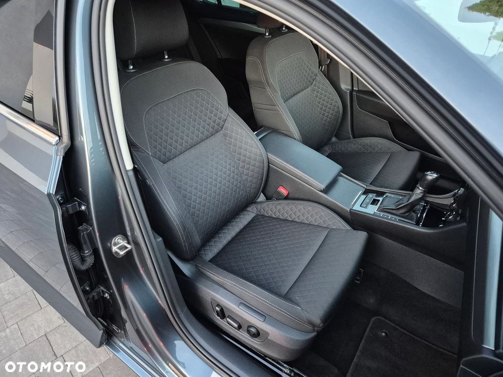 Skoda Superb 2.0 TDI Premium Edition - 18