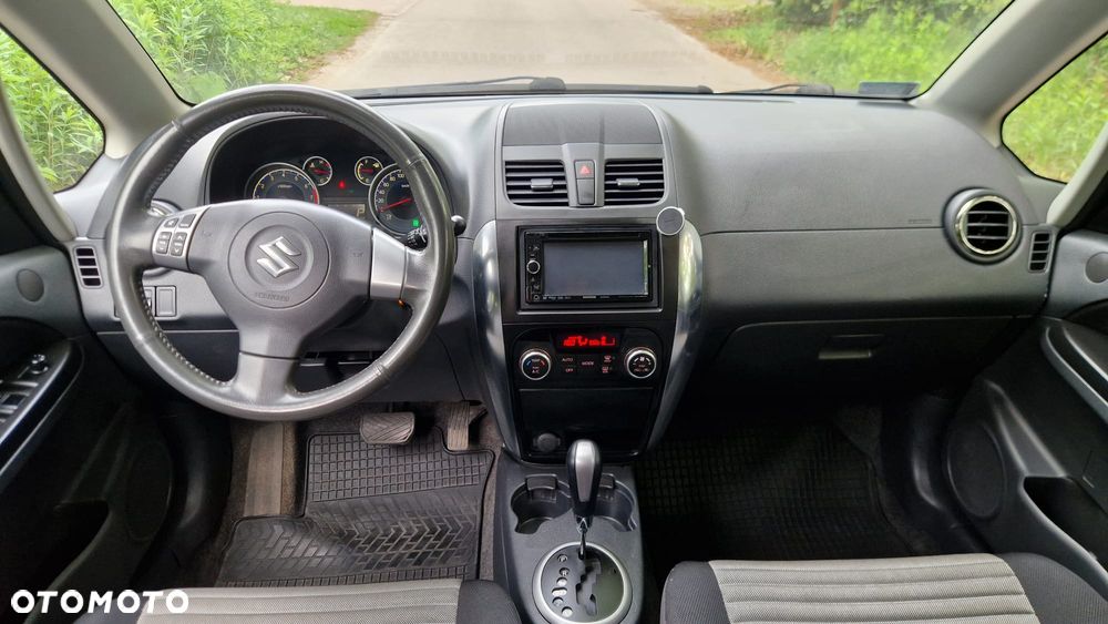Suzuki SX4 1.6 Premium - 10