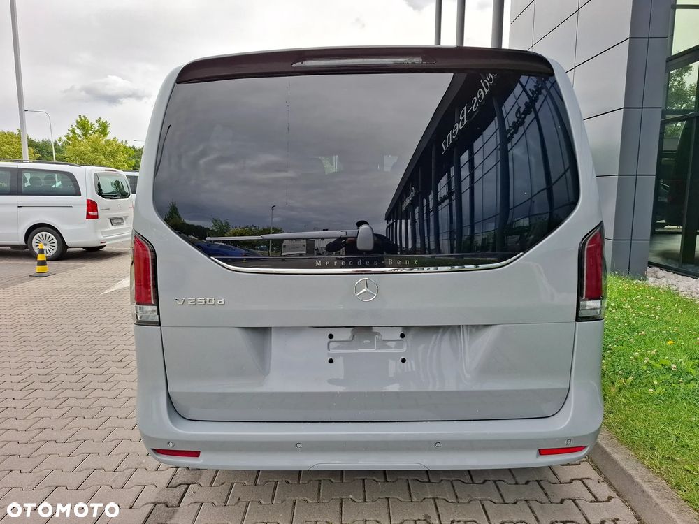 Mercedes-Benz Klasa V 250 d 9G-Tronic Style (d³ugi) - 4