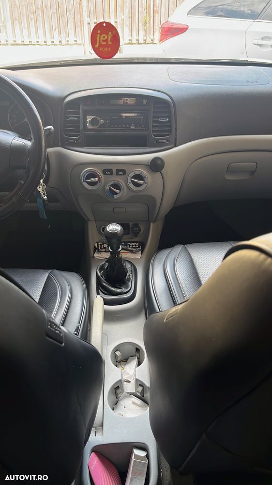 Hyundai Accent MC 1.5 CRDI 4DR GL COMFORT - 3