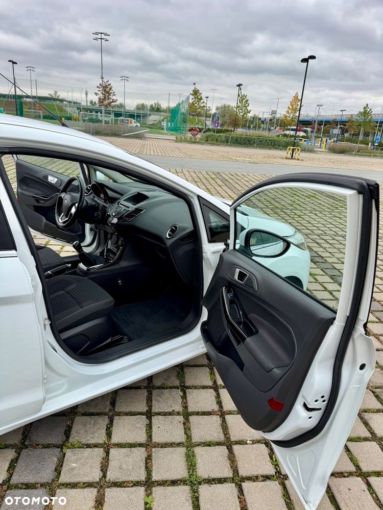 Ford Fiesta - 24