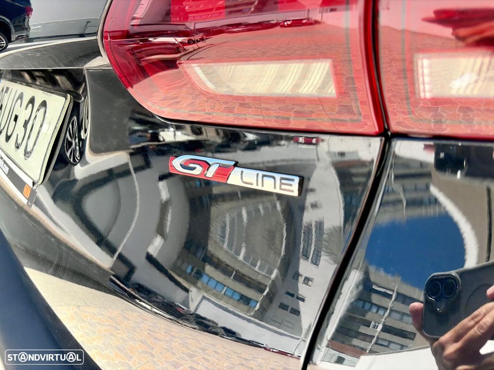 Peugeot 2008 1.2 PureTech GT Line - 4