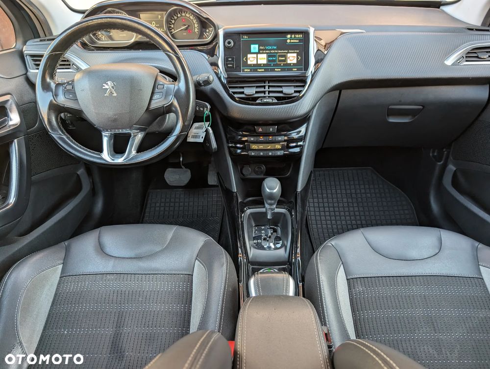 Peugeot 2008 1.2 Pure Tech Allure S&S EAT6 - 7