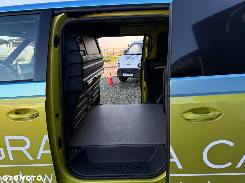 Volkswagen ID BUZZ CARGO 150kW - 19