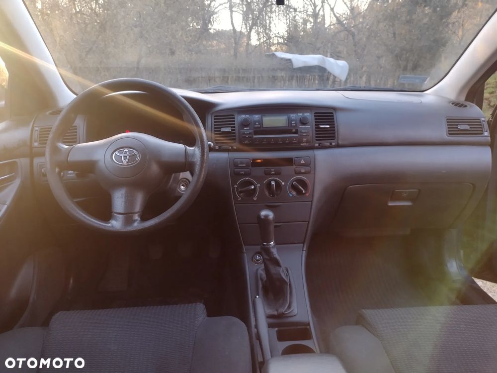 Toyota Corolla 1.4 VVT-i Dynamic - 11