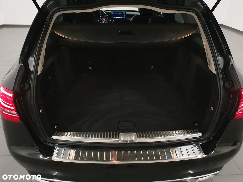 Mercedes-Benz Klasa C 220 d T 9G-TRONIC - 39